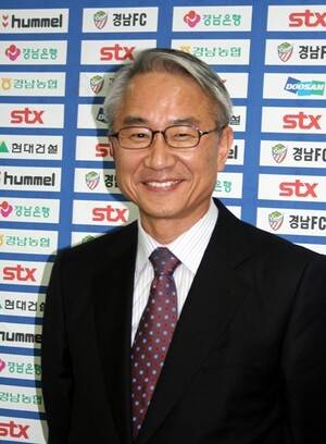 ▲김영만 전 서울신문 사장. 사진은 2007년 경남FC 대표이사 당시의 모습. ⓒ 연합뉴스