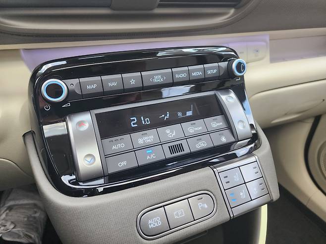 캐스퍼 일렉트릭 센터 조작버튼. [김성우 기자]