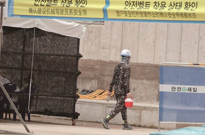 현장노동자는 매번 새로운 곳에서 자신의 쓸모를 입증해야 한다. [사진=뉴시스]