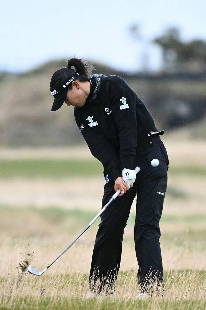 Australia's Lydia Ko plays from the rough on the 16th hole on day four of the 2024 Women's British Open Golf Championship, on the Old Course at St Andrews, in St Andrews, Scotland, on August 25, 2024. (Photo by ANDY BUCHANAN / AFP) / RESTRICTED TO EDITORIAL USE







<저작권자(c) 연합뉴스, 무단 전재-재배포, AI 학습 및 활용 금지>