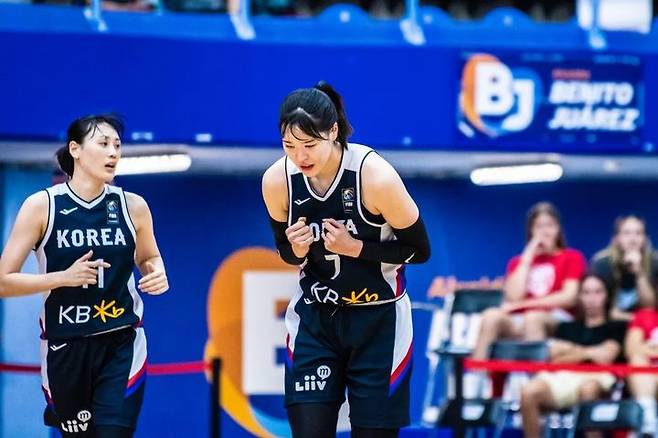 [서울=뉴시스] 한국 여자 농구 대표팀의 박지수. (사진 = FIBA 제공) *재판매 및 DB 금지