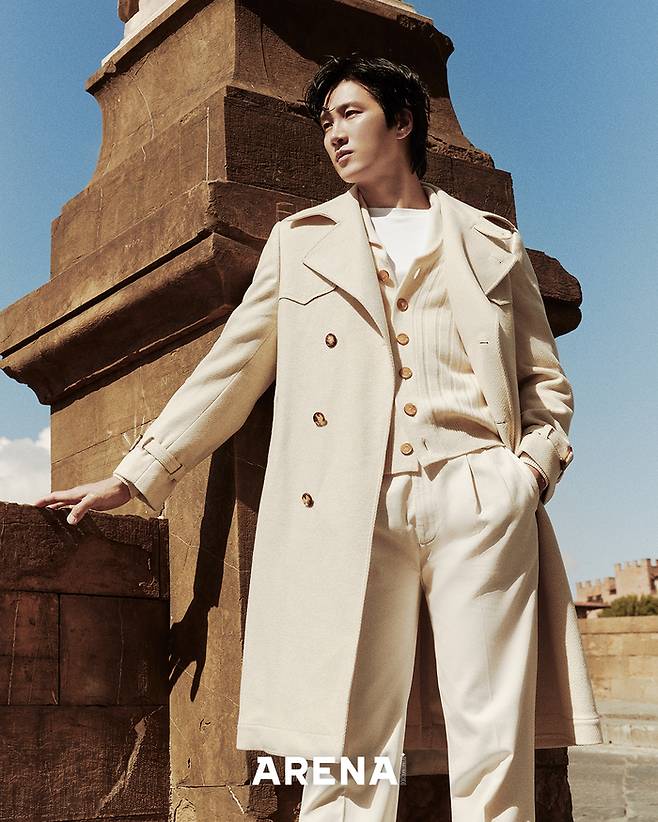 배우 안보현 패션 의류 화보. 사진 아레나 옴므 플러스