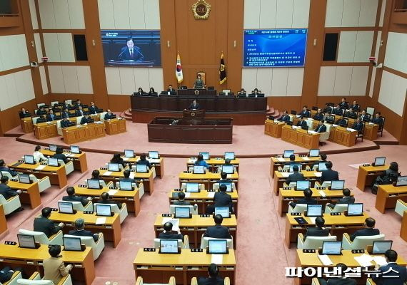 부산시의회 본회의장에서 회기가 진행되고 있는 모습 (사진=변옥환 기자)