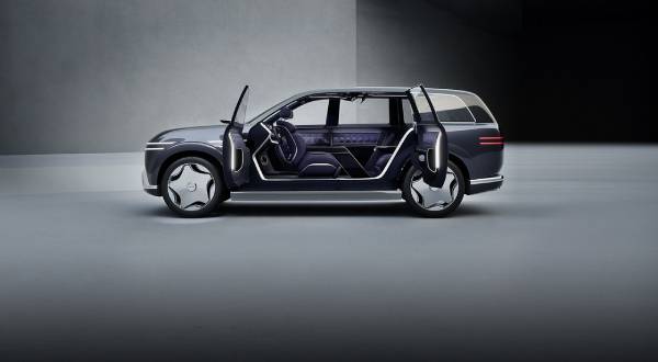 Genesis GV90 concept car ‘NeoLun’ featuring B-pillarless coach doors. [Courtesy of Hyundai Motor Group]