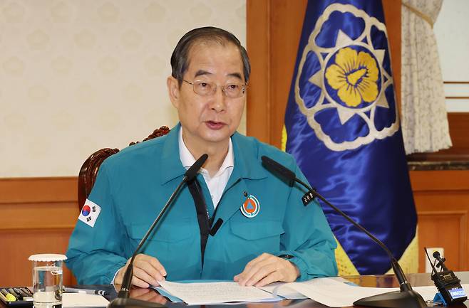 한덕수 국무총리가 27일 서울 종로구 정부서울청사에서 열린 보건의료노조 파업 관계장관회의에서 발언하고 있다. 연합뉴스