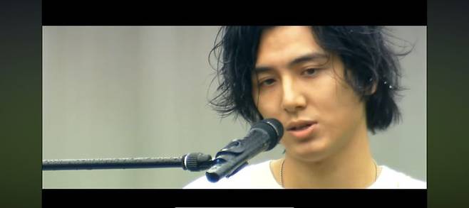 [서울=뉴시스] 후지이 가제(후지이 카제) 2021년 9월 닛산 스타디움 공연 모습. (사진 = 후지이 가제 유튜브 채널 캡처) 2024.08.27. photo@newsis.com *재판매 및 DB 금지