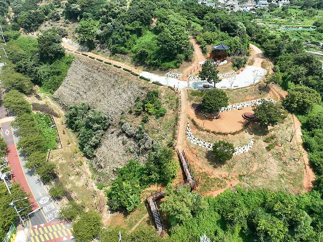 진해구 장천동 전망 쉼터 전경. 창원시 제공