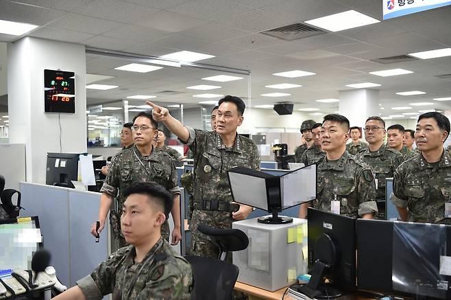 수도군단 방문한 김명수 합참의장 [합참 제공. 재판매 및 DB 금지]