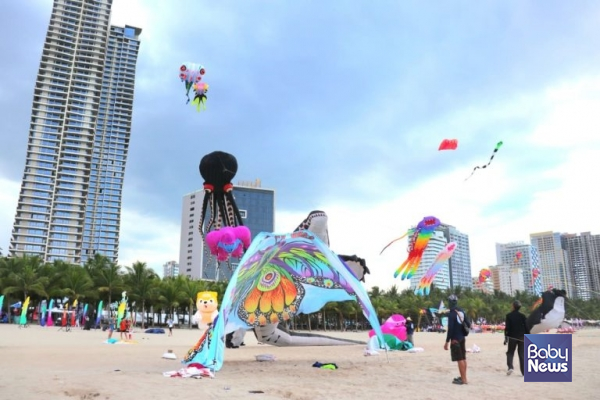 제1회 '국제 연 페스티벌(International Kite Festival)'. ⓒ호이아나 리조트 & 골프