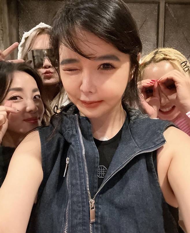 ▲ 투애니원. 출처| 박봄 SNS