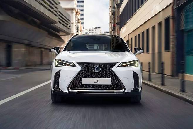 렉서스 2025 UX 300h 정면