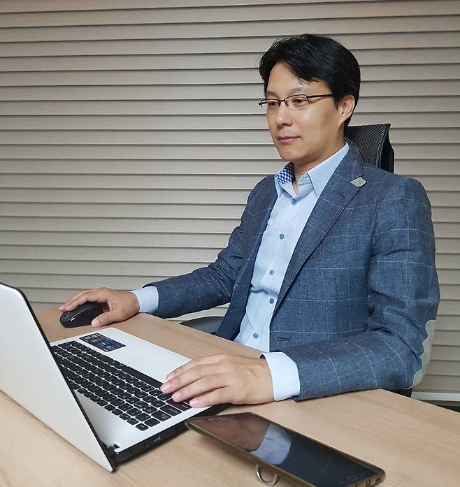 2017년도께부터 8년째 디지털 장의사로 일해 온 안재원 클린데이터 디지털 장의사. [본인 제공]