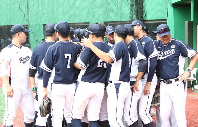 U-18 청대가 롯데를 8-4로 꺾고 연습경기 전승 행진을 달렸다 (사진 = 전상일 기자)