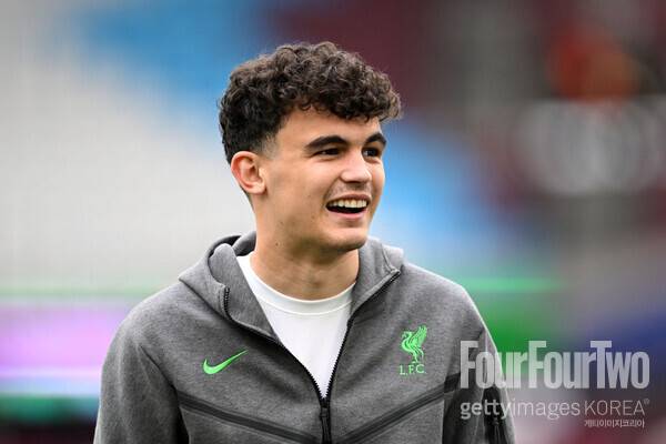 사진=게티이미지. 유럽축구 이적시장 전문가 파브리시오 로마노는 29일(한국시간) 자신의 SNS를 통해 "바이체티치가 잘츠부르크로 향한다. 바르셀로나는 재정적 페어플레이 이슈로 인해 영입을 성사시키지 못했다. 바이체티치는 잘츠부르크에 합류하기 위해 리버풀을 떠난다. 비행과 메디컬 테스트가 예정돼 있다"라고 전했다. 이적이 확정될 때 쓰이는 시그니처 멘트인 'Here We Go'도 잊지 않았다.