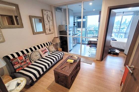 한 달 400달러에 빌린 온눗의 숙소. 온눗은 가성비 좋은 숙소가 많은 동네다. [사진 김은덕·백종민]