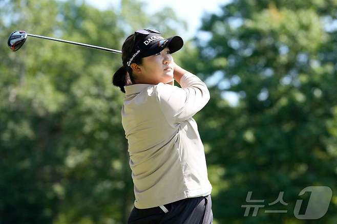 유해란이 31일(한국시간) 열린 LPGA투어 FM 챔피언십 2라운드에서 샷을 날리고 있다. ⓒ AFP=뉴스1