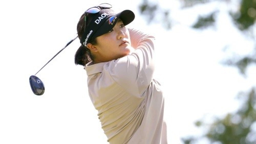 하루에 10타를 줄이며 6타 차 선두에 나선 유해란. [사진=LPGA]