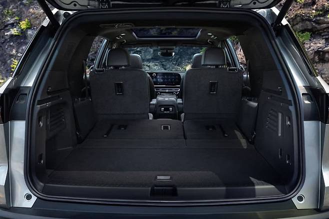 현행 쉐보레 트래버스 트렁크 공간