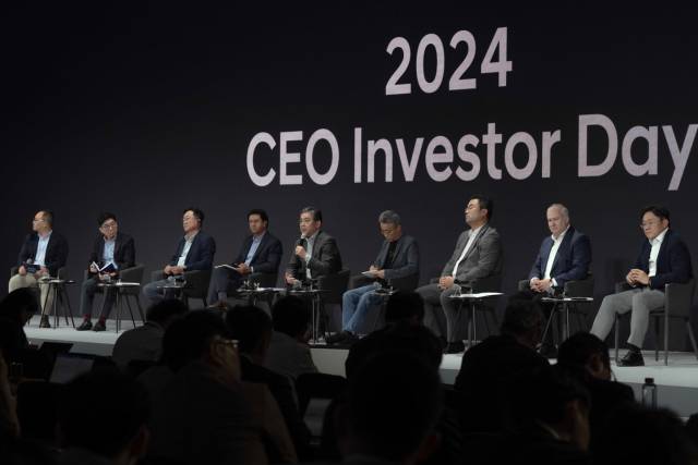 현대자동차가 지난달 28일 오후 서울 여의도 콘래드호텔에서 ‘CEO 인베스터 데이’를 열고 내년 소프트웨어중심차(SDV) 개발을 마치고 2026년부터 양산을 시작한다고 밝혔다. 사진 제공=현대차