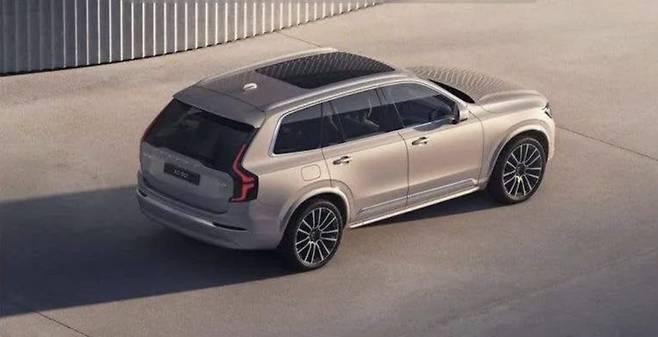 볼보 'XC90 페이스리프트' 유출 이미지 (출처 : 오토에볼루션)