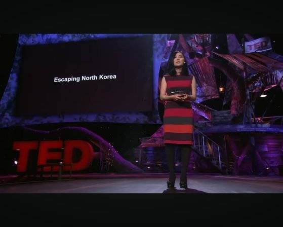 지난 2013년 2월 TED에서 '나의 탈북 스토리'를 주제로 강연한 이현서 대표. 2012년 TED 측이 처음 도입한 '글로벌 오디션'을 거쳐 이 무대에 섰다. 당시 벤 애플렉과 같은 분장실을 썼지만 그가 누구인지 알아보지 못했다. [TED 유튜브 캡처]