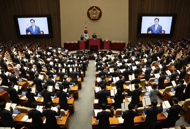 2일 국회 본회의장에서 열린 제22대 국회 개원식 겸 제418회국회(정기회) 개회식에서 의원들이 선서를 하고 있다. ⓒ연합뉴스