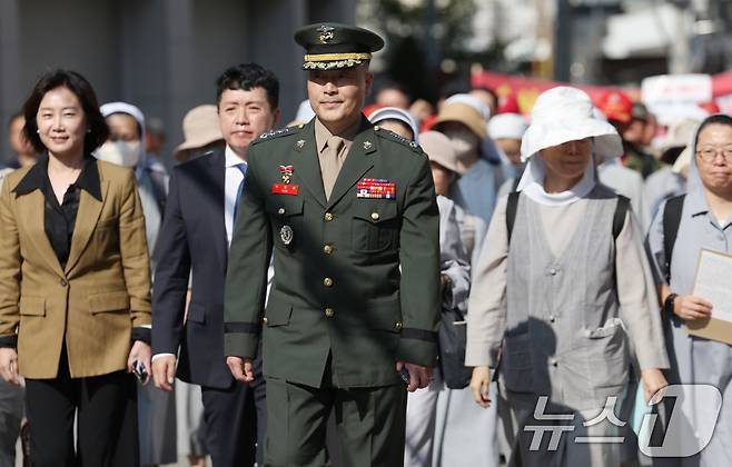 채 해병 순직사건 수사 이첩 관련 항명 및 상관명예훼손 혐의로 기소된 박정훈 전 해병대 수사단장(대령)이 3일 오전 서울 용산구 중앙지역군사법원에서 열린 7차 공판에 출석하고 있다. 2024.9.2/뉴스1 ⓒ News1 박정호 기자