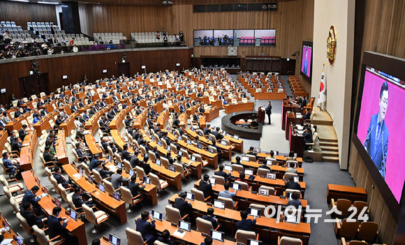 박찬대 더불어민주당 원내대표가 4일 오전 서울 여의도 국회에서 열린 본회의에서 교섭단체 대표연설을 하고 있다. [사진=곽영래 기자]