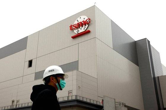 대만 타이난 남부 과학단지의 TSMC 반도체 팹 전경. 로이터=연합뉴스