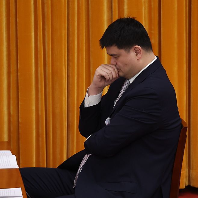 농구협회장 자격으로 제14기 중국 전국인민대표대회 2차 전체회의에 참석한 야오밍. 사진=EPA=연합뉴스 제공