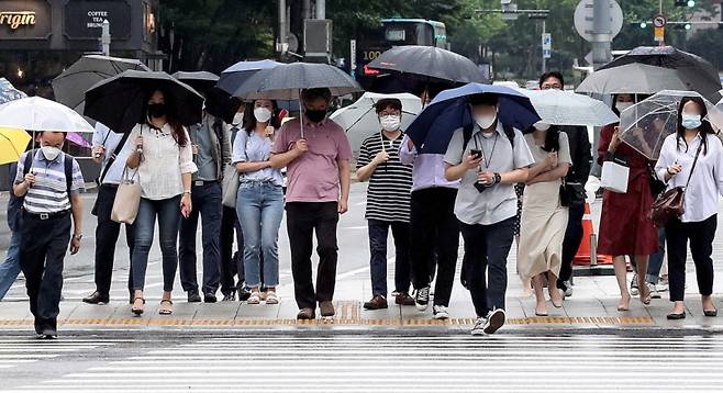 '아프면 쉴 권리'를 공적으로 보장하기 위해 '상병수당'의 전면도입이 시급한 상황이다.[사진=뉴시스]