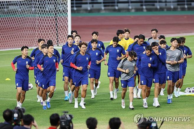 '홍명보호' 출격 (고양=연합뉴스) 임화영 기자 = '홍명보호' 축구 대표팀 선수들이이 3일 경기 고양시 고양종합운동장에서 2026 북중미 월드컵 아시아지역 3차 예선을 앞두고 훈련하고 있다. 2024.9.3 hwayoung7@yna.co.kr