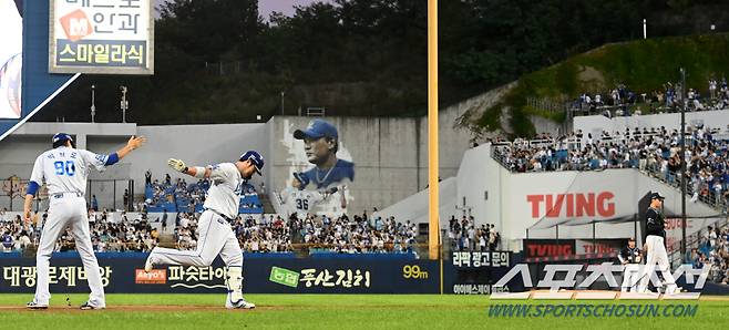 '국민타자' 이승엽 감독이 지켜보는 가운데 달성한 대기록