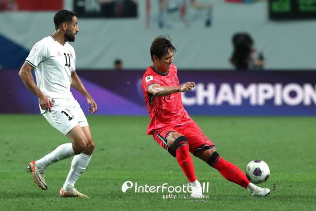 [사진=게티이미지]&nbsp;홍명보 감독이 이끄는 대한민국 축구 국가대표팀(FIFA 랭킹 23위)은 5일 오후 8시 서울월드컵경기장에서 열린 2026 국제축구연맹(FIFA) 북중미 월드컵(미국-캐나다-멕시코) 아시아 지역 3차 예선 1차전에서 팔레스타인(FIFA 랭킹 96위)과 0-0으로 비겼다. 이날 경기장엔 59,576명이 찾았다.