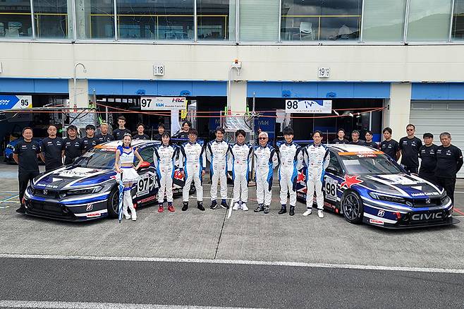 오네 레이싱의 이정우는 일본 슈퍼 다이큐 무대에서도 '팀의 주축'으로 활약하고 있다. M&K 레이싱