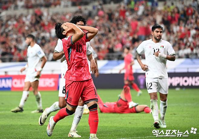 홍명보 신임 감독이 이끄는 대한민국 축구대표팀은 5일 서울월드컵경기장에서 열린 2026 북중미 월드컵 아시아 3차예선 B조 1차전 팔레스타인과의 홈 경기에서 0-0으로 비겼다. 서울월드컵경기장, 박지영 기자