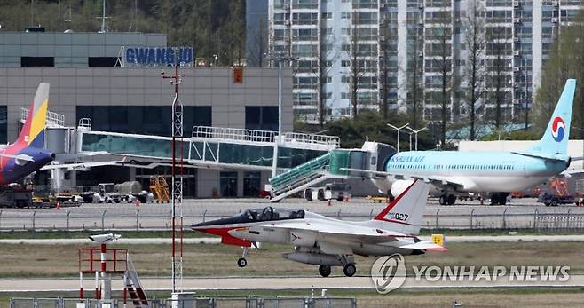 광주 민간·군 공항 [연합뉴스 자료사진]