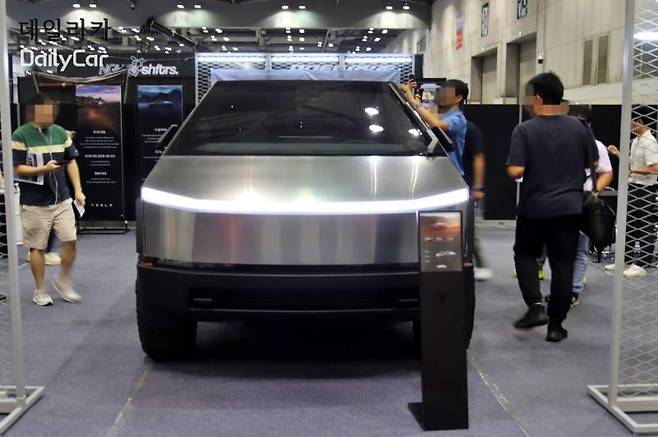 2024 오토살롱위크(테슬라 사이버트럭)