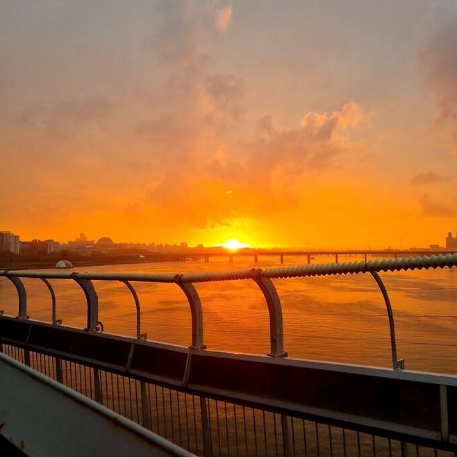 4위 ‘마포대교를 건너며 느끼는 여의도와 한강’