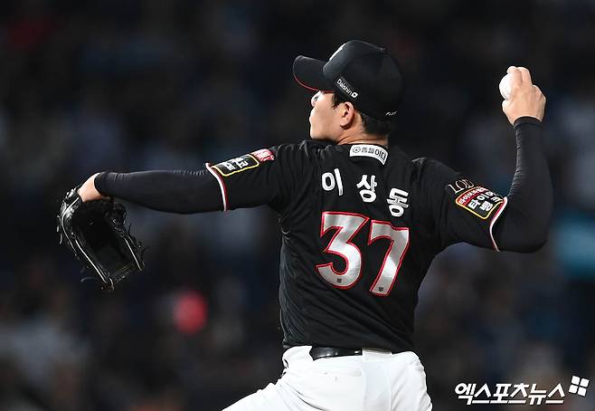 KT 투수 이상동은 5일 사직구장에서 열린 '2024 신한 SOL Bank KBO 리그' 롯데와 팀 간 15차전 맞대결에서 8회말 구원 등판했다. 2이닝 무실점, 최고 147㎞의 빠른 공을 던지며 눈길을 끌었다. 엑스포츠뉴스 DB