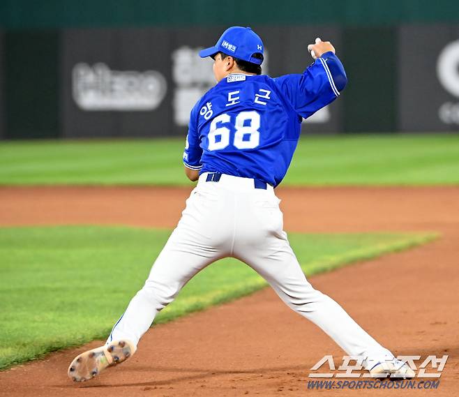 박승욱을 잡아낸 양도근의 재빠른 홈 송구