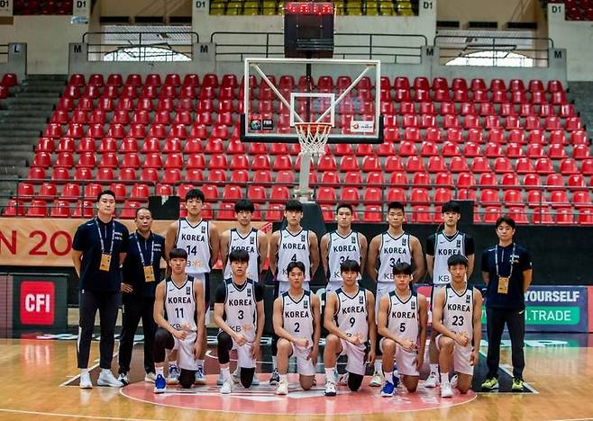 [서울=뉴시스] U-18(18세 이하) 남자 농구 대표팀. (사진 = FIBA 홈페이지 캡처) *재판매 및 DB 금지