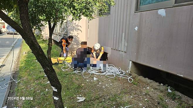 아파트 외벽 칠하다…횡성 15층 아파트서 작업자 추락