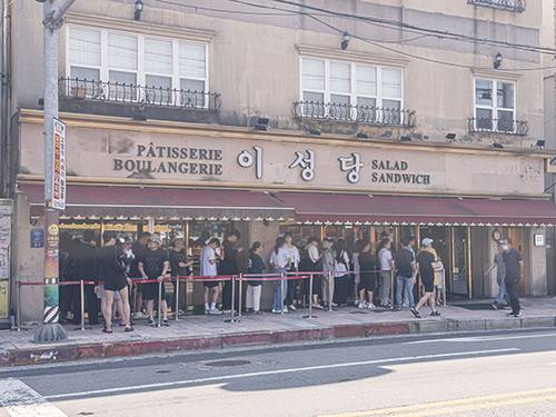 한국에서 가장 오래된 빵집인 이성당