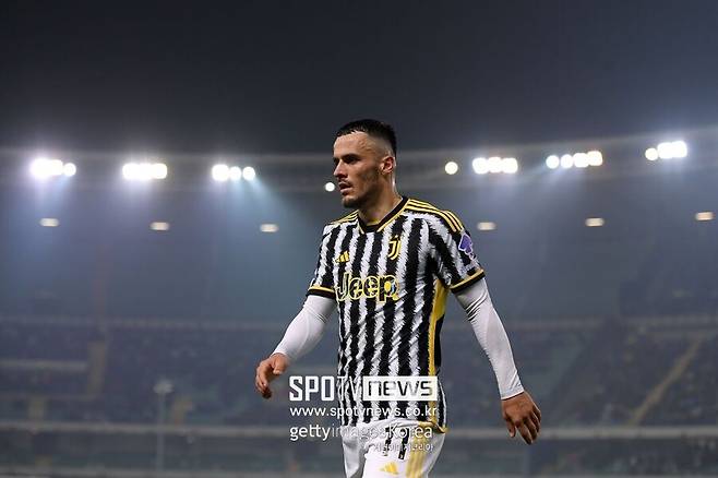 ▲ 튀르키예 페네르바체는 10일(한국시간) 구단 공식 홈페이지를 통해 필립 코스티치 1년 임대 영입을 발표했다. 코스티치는 유벤투스를 떠나 이번 시즌이 끝날 때까지 페네르바체 유니폼을 입을 예정이다.