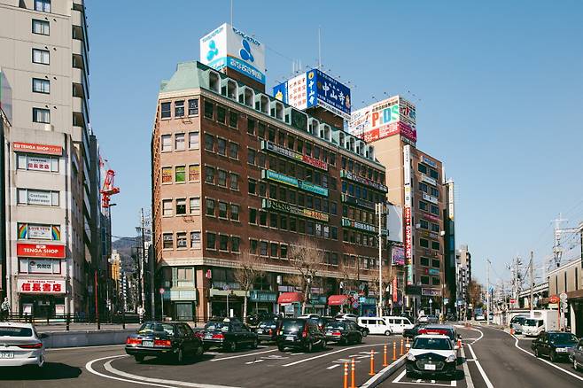 고베산노미야역 맞은편 빌딩