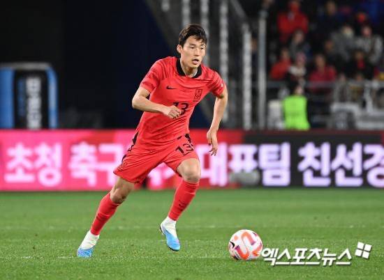 중국축구협회가 10일(한국시간) 공문을 통해 중국 축구계를 휩쓴 승부 조작 연루자들에 대한 처벌안을 공개했다. 중국 협회는 산둥 타이샨에서 뛰었던 손준호에게 영구 출전 정지 처분을 내렸다.&nbsp;엑스포츠뉴스DB