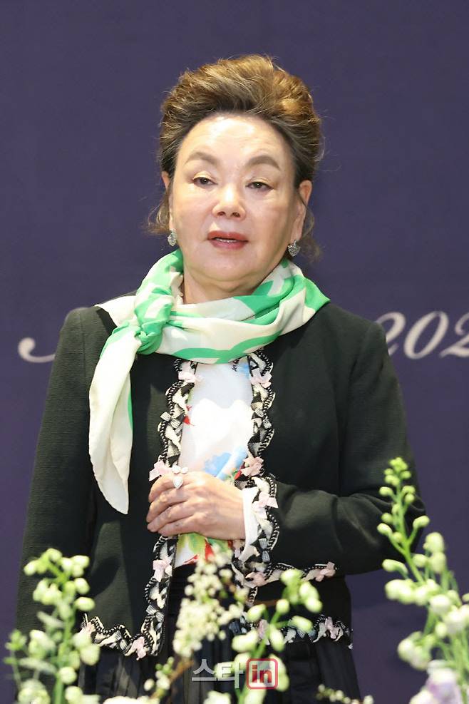 김수미