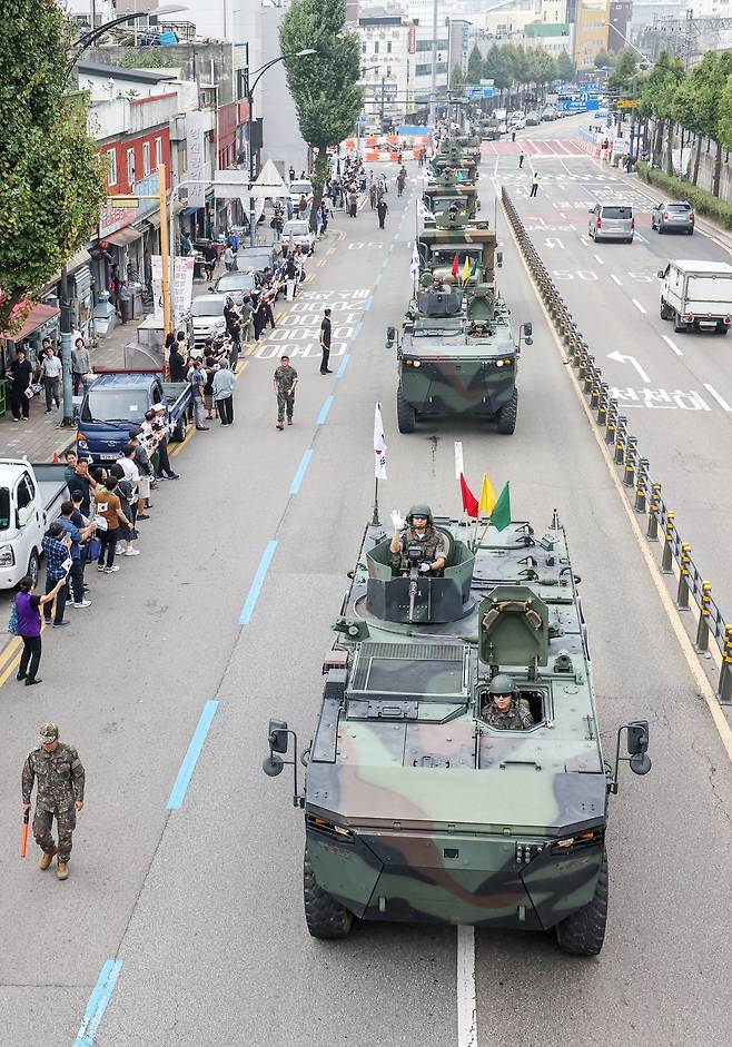 제74주년 인천상륙작전 기념 시가행진 모습.. 뉴스1