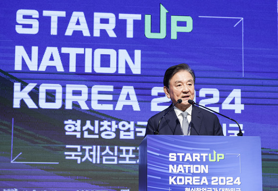 JoongAng Holdings Chairman Hong Seok-hyun speaks at the Startup Nation Korea 2024 in southern Seoul on Wednesday. [KIM KYUNG-ROK]